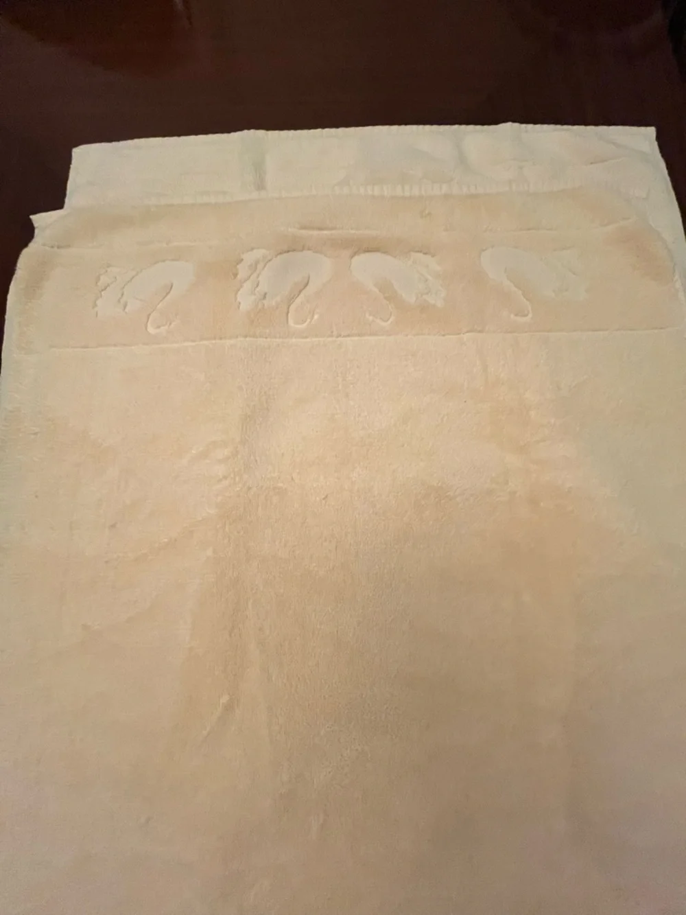 Vintage Canon Cream Bath Towels with Woven Swan design